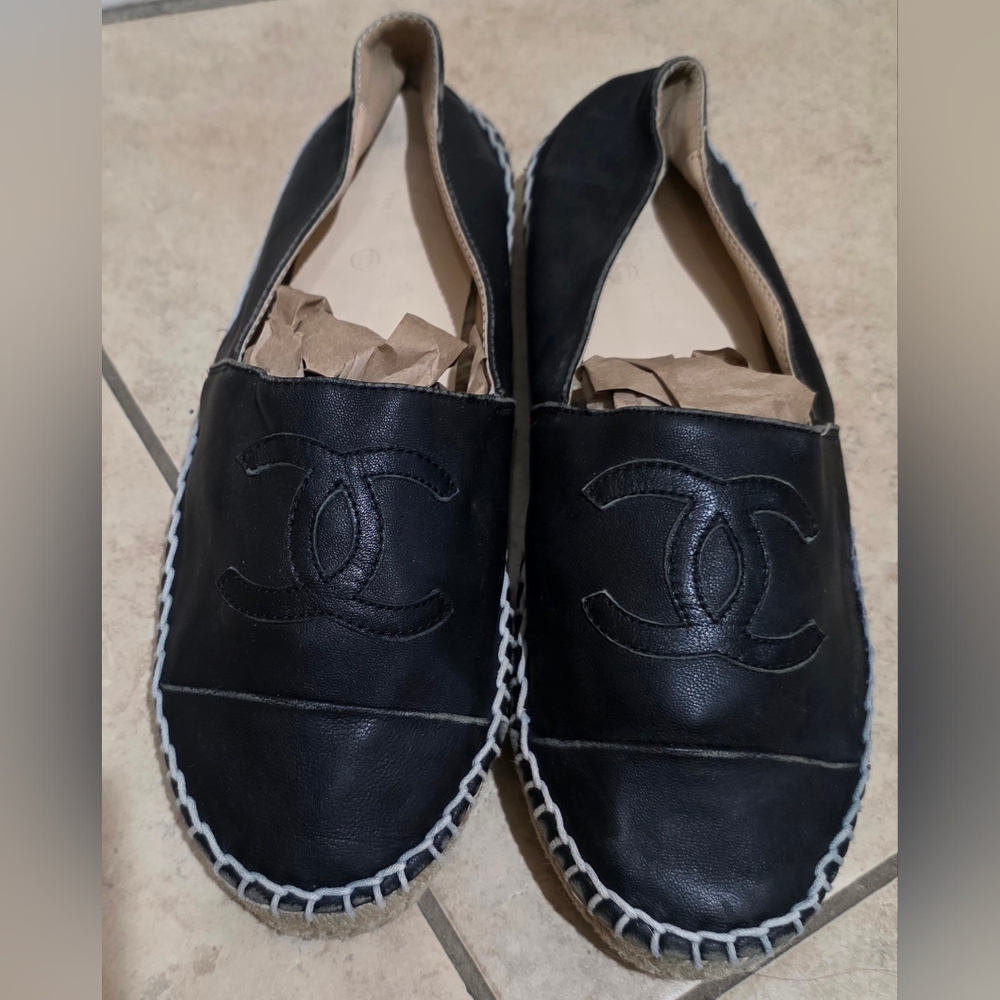 Authentic CHANEL Black Leather Lambskin CC Logo Espadrilles Flats EU42 ZG29762